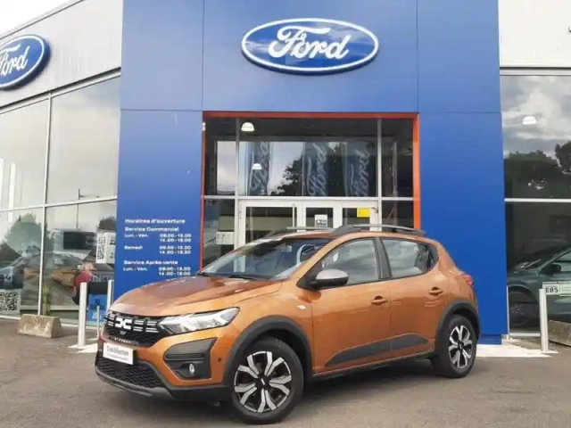 Dacia Sandero 1.0 tce 110ch stepway expression + — photo 1