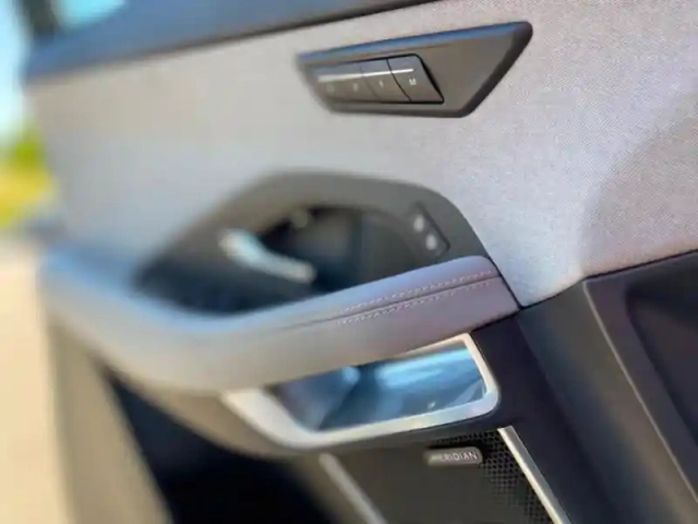 Jaguar E-Pace p300e phev r-dynamic hse bva awd — photo 11