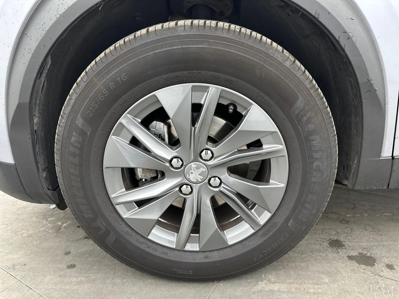 Peugeot 2008 puretech 100 s&s bvm6 style — photo 14
