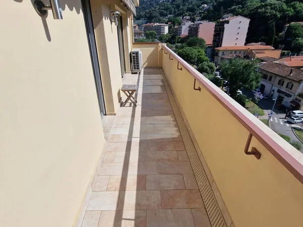 Grand T3/4 en duplex en dernier étage