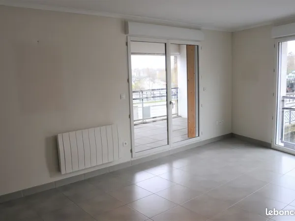 Particulier loue T3 lumineux Quai de Versailles