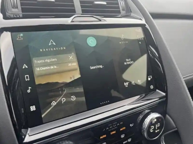 Jaguar E-Pace p200 flexfuel mhev 200ch r-dynamic s — photo 12