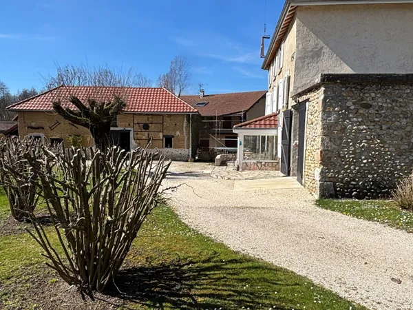 Maison individuelle avec dépendance