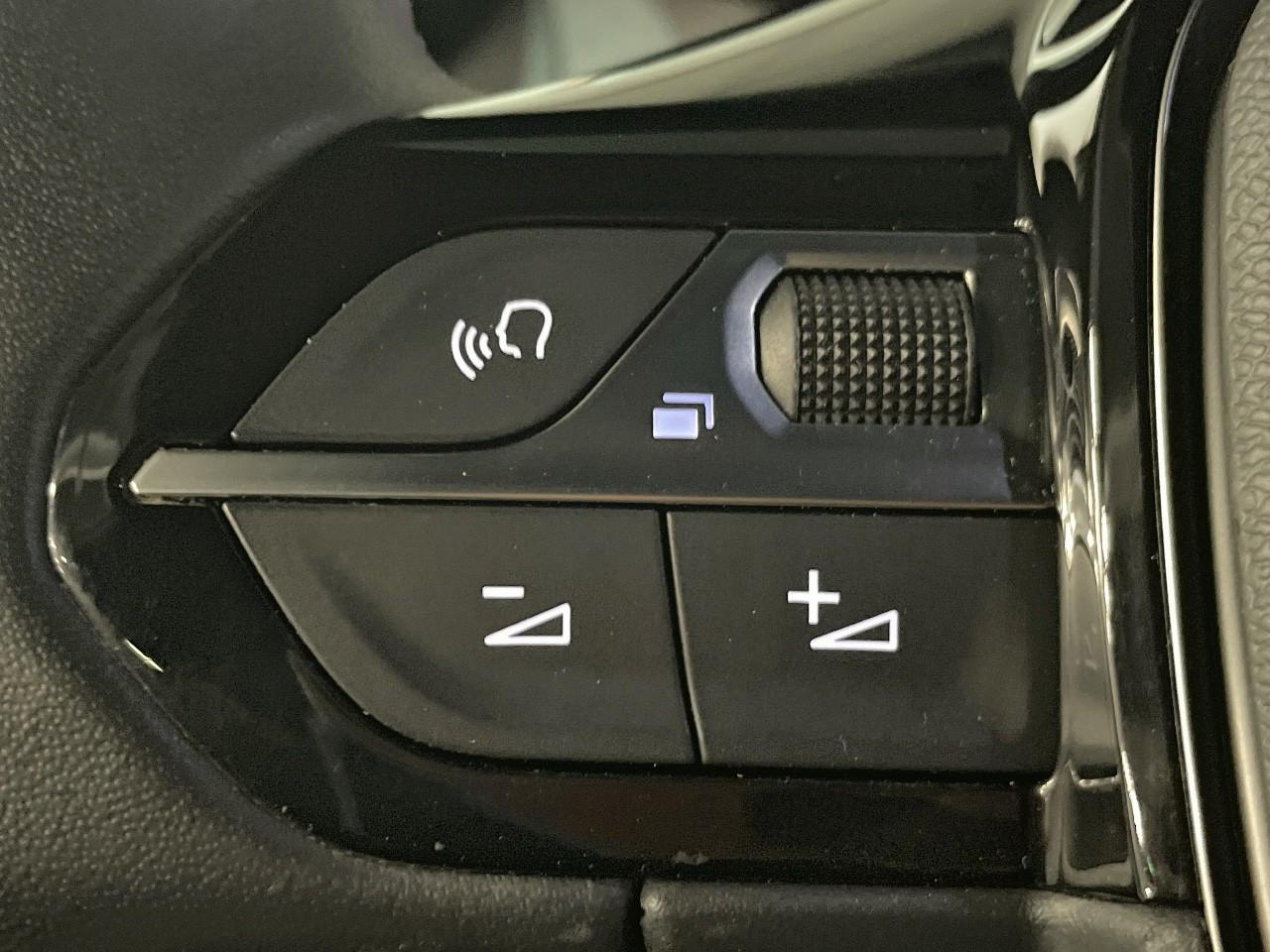 Peugeot 2008 puretech 100 s&s bvm6 allure pack — photo 24