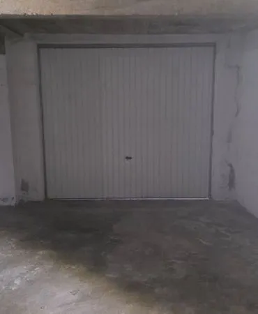 Garage fermé Brest Recouvrance - 14 m² - 65 /mois