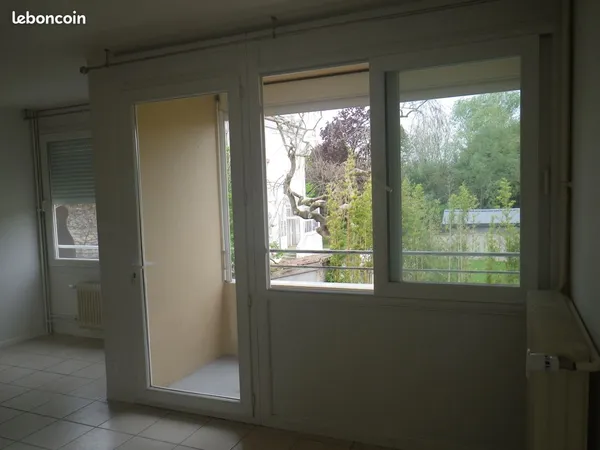 Appartement climatise dans residence calme