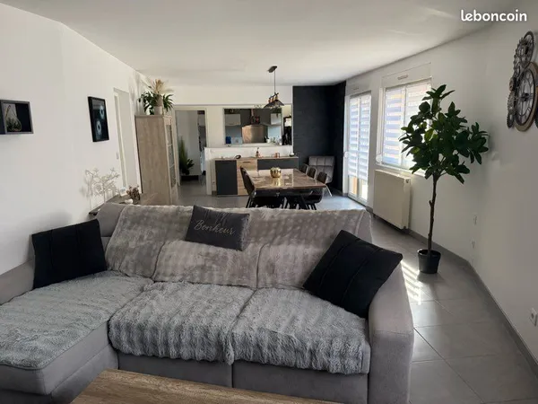 Appartement en rez-de-chaussée avec grande terrasse