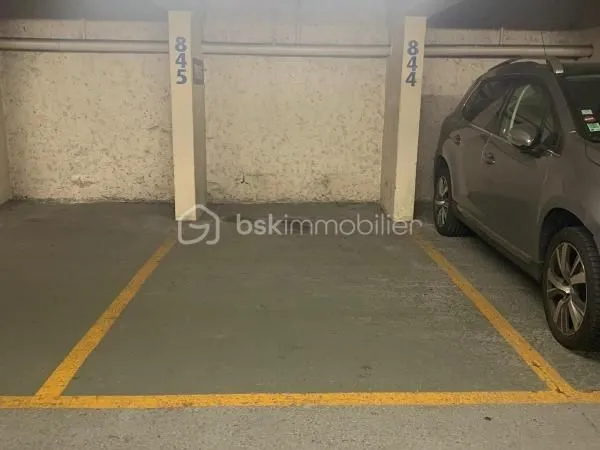 Parking 11 m² Paris 9e Arrondissement