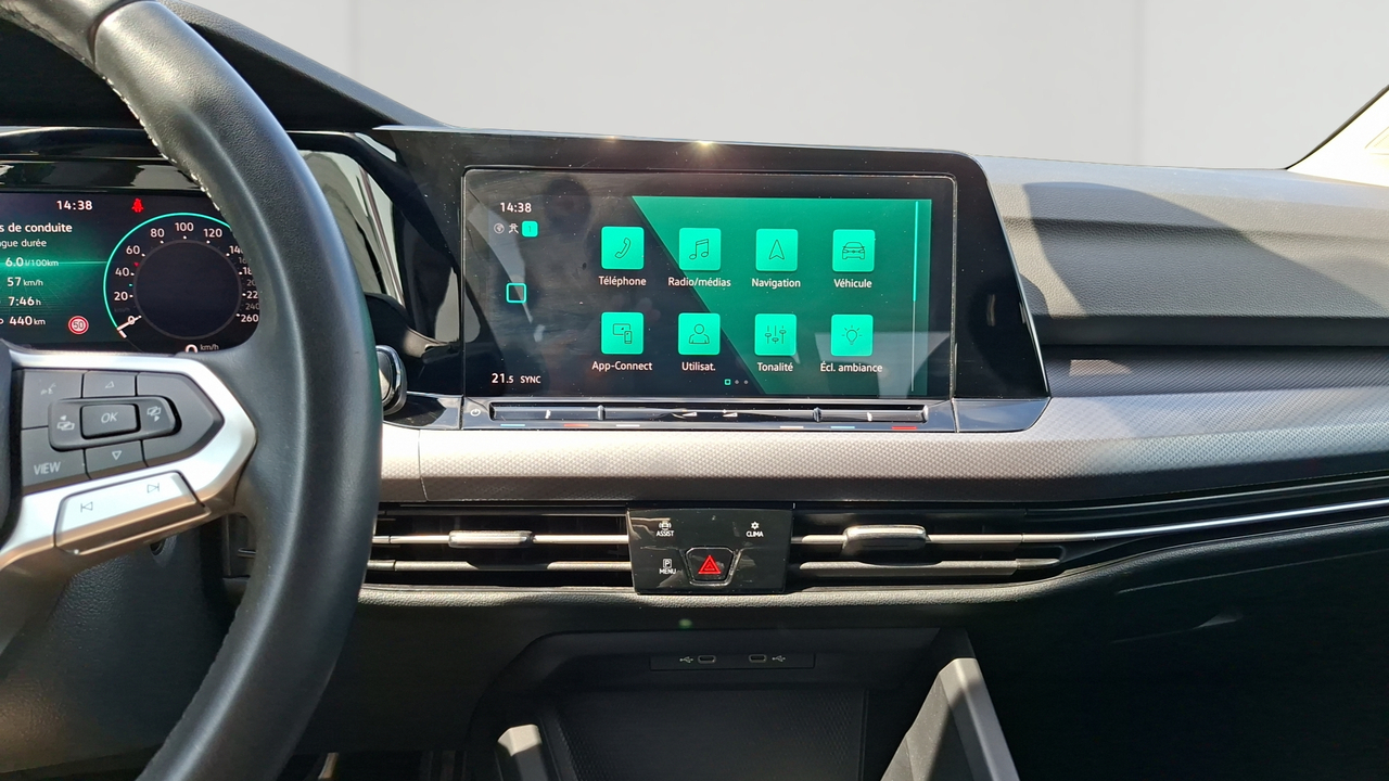Volkswagen Golf 1.0 eTSI OPF 110 DSG7 — photo 11