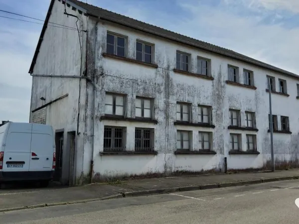 Local d’activité et entrepôt Vente Carhaix-Plouguer  350m² 115500€