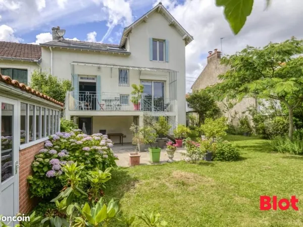 Maison 8 pièces 145 m²