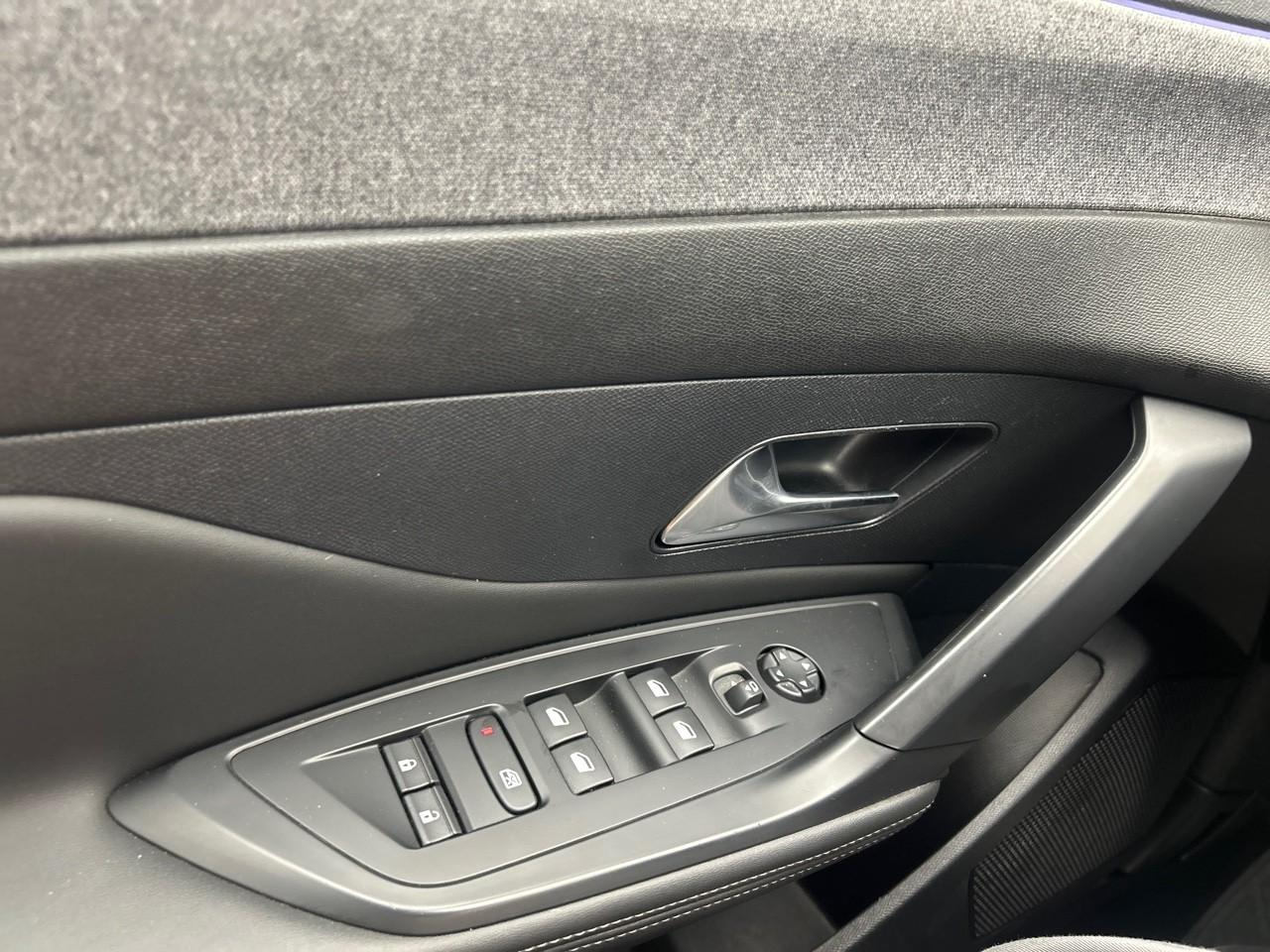 Peugeot 308 sw puretech 130ch s&s eat8 allure pack — photo 31