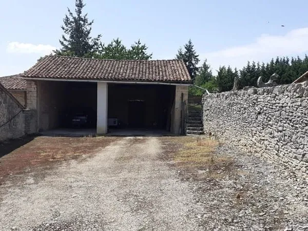 Garage 100 m²