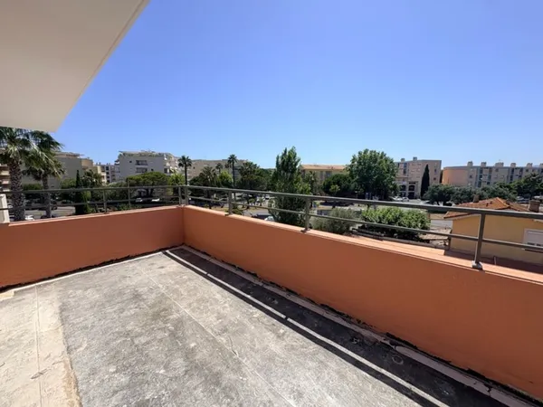 Appartement à vendre 4 pièces FREJUS (83)