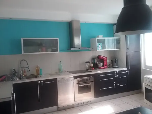 MAIRIE - AMBIANCE MAISON POUR CE GRAND T3 DE 71 M2