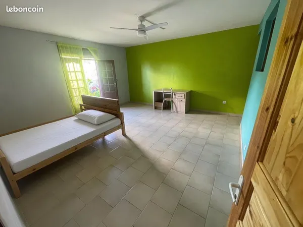 Bas de villa 2 chambres à Gourbeyre - Frais et calme - 800