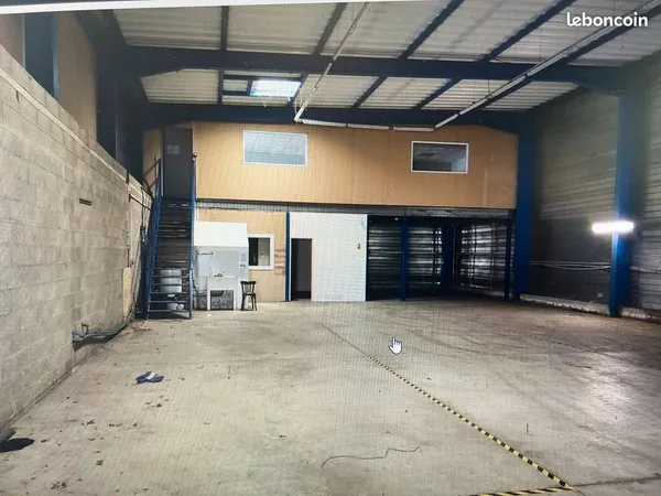 Location entrepot avec bureaux