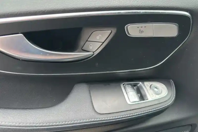 Mercedes Cla sse v extra-long 300 d 9g-tronic 4x4 — photo 39