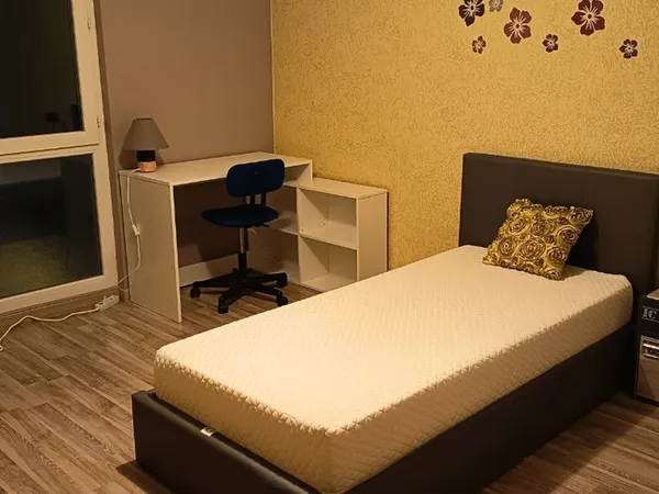 Chambre meublée