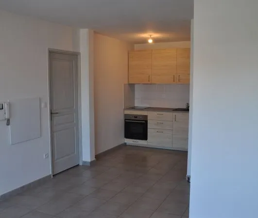 Appartement : 2 pièces - 1 Chambre - 43m² - 1er Etage - Terrasse - Parking - Ascenseur