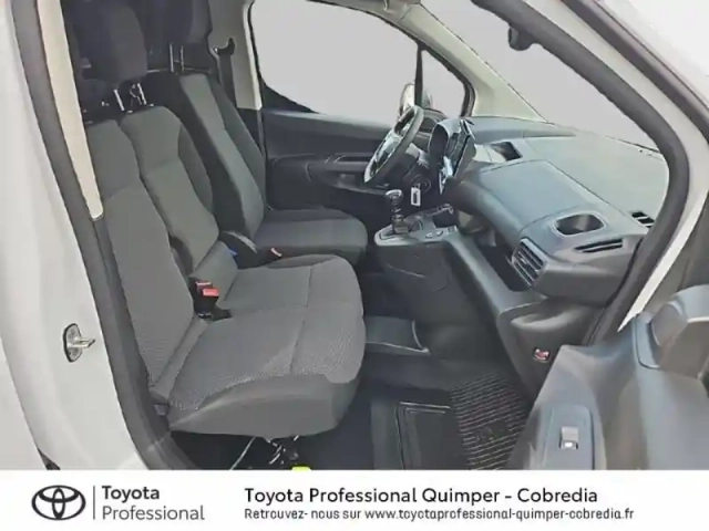 Toyota Proace city medium 100 d-4d start my25 — photo 6