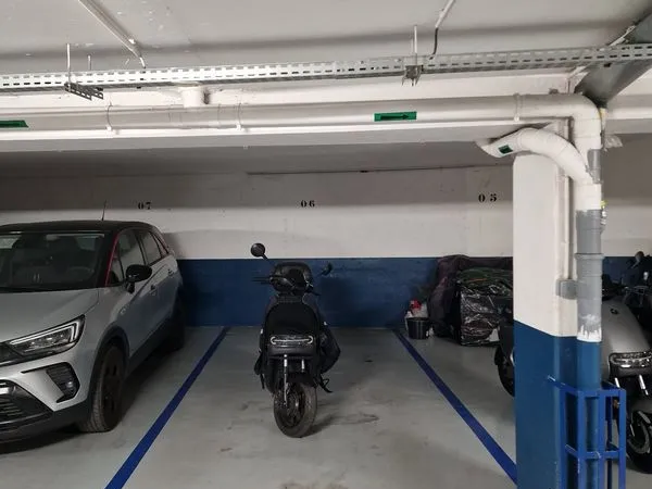 Loue place de Parking dans une résidence sécurisée