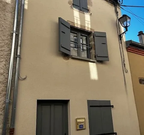 Maison de ville cusset centre atypique sans exterieur