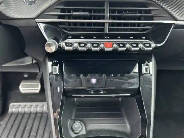 Peugeot 2008 puretech 130 s&amp;s eat8 — photo 27