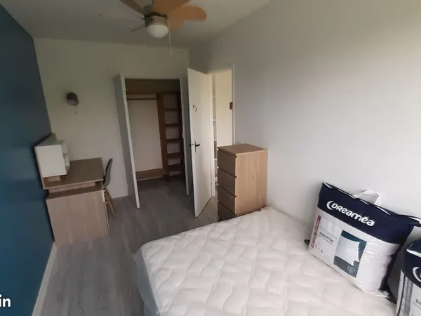 Chambre meublée pour étudiant à Cergy-Préfecture - RER A à 2 min, universités et commerces à proximi