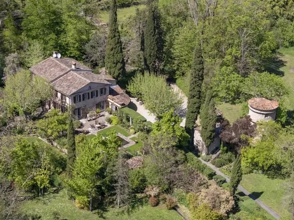 Maison 7 pièces 545 m²