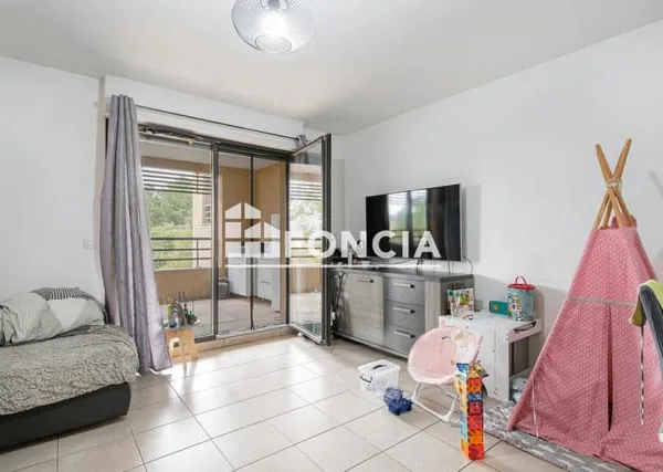 AIX NATURA : Appartement T3 résidence récente avec ascenseur, T3 62m2, 2 Terrasses, 1 box, 1 station