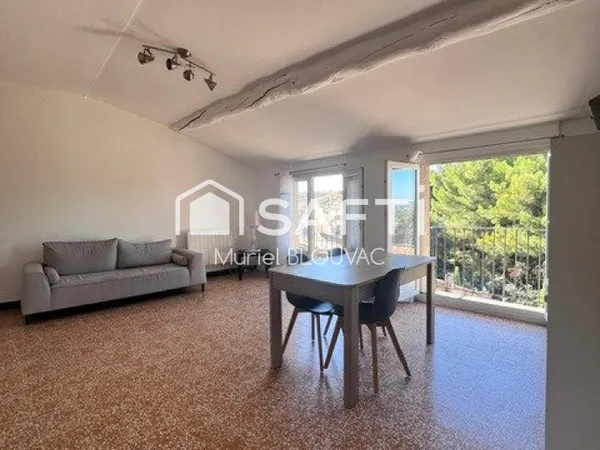 Rare à la vente Maison de village de plain pied.