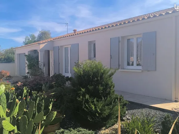 Vente | Maison de plain-pied | 6p | 3ch | 144 m² | Saint-Hippolyte | Expo Sud-Ouest | Terrasse · Jar