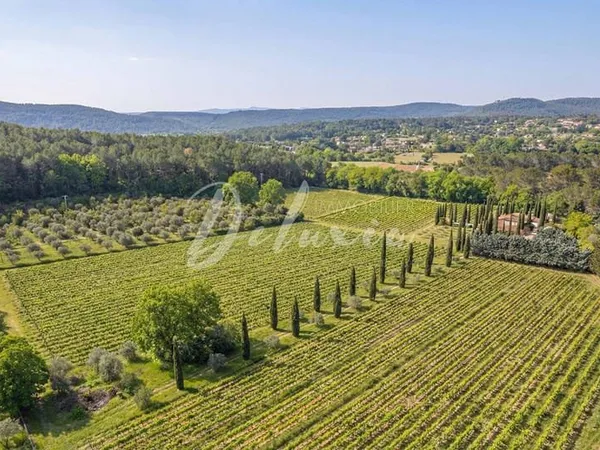Villa 7 pièces 222 m²