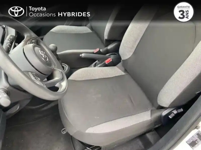 Toyota Aygo x 1.0 vvt-i 72ch active business my23 — photo 11