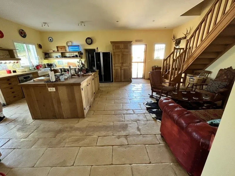 Photo 23