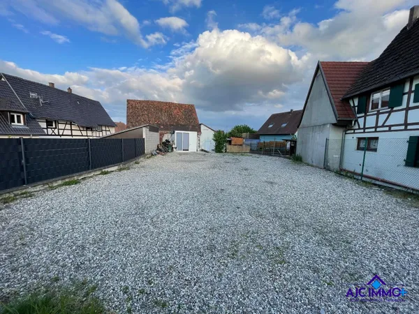 Terrain 380 m²
