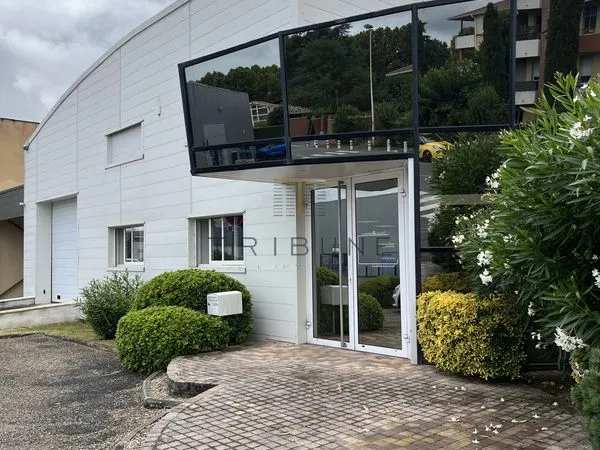Bureaux 424 m² Agen