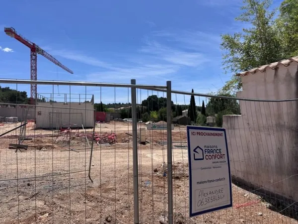 Terrain 230 m²