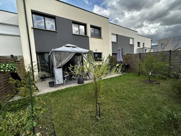 Maison de 5 chambres avec jardin , terrasse et garage à Orgère