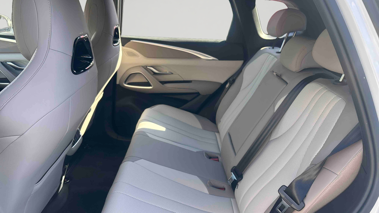 BYD Sealion 5 1.5l DM-i 212 ch PHEV — photo 12