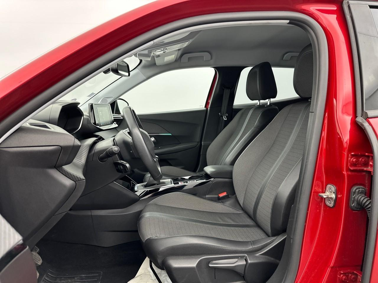 Peugeot 2008 puretech 100 s&s bvm6 allure — photo 9
