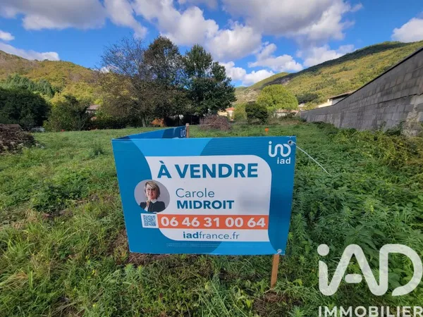 Terrain 710 m²