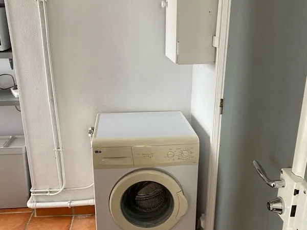 Charmant Studio meublé de 18.66m² situé 35 rue de Berne 75008 PARIS