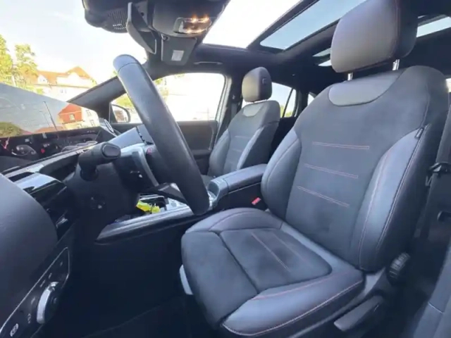 Mercedes Gla 200 d amg line — photo 19