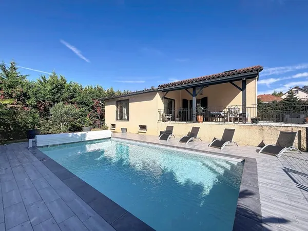 Maison 5 pièces 200 m²