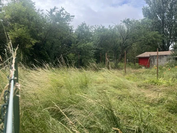 Terrain 250 m²