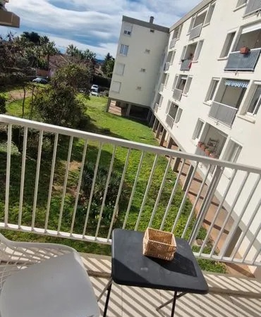 T4 traversant de 83 m² Frotnignan