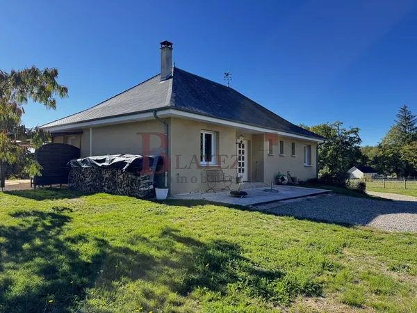 MAISON CONTEMPORAINE DE PLAIN-PIED AVEC SOUS-SOL ENTRE ARGEN