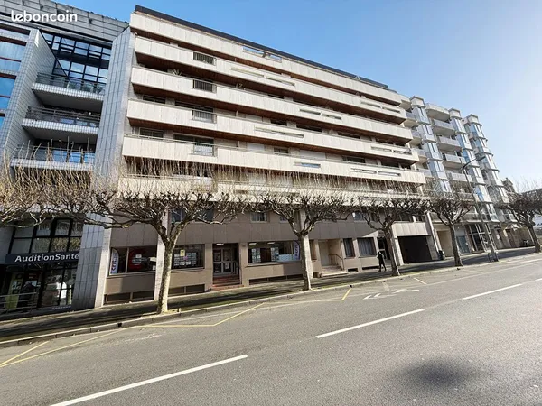 Bureaux 557 m² SAINT BRIEUC
